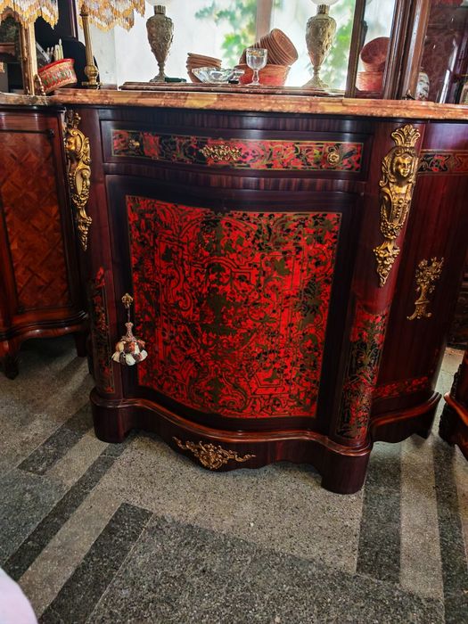 Антикварен шкаф стил Bulle