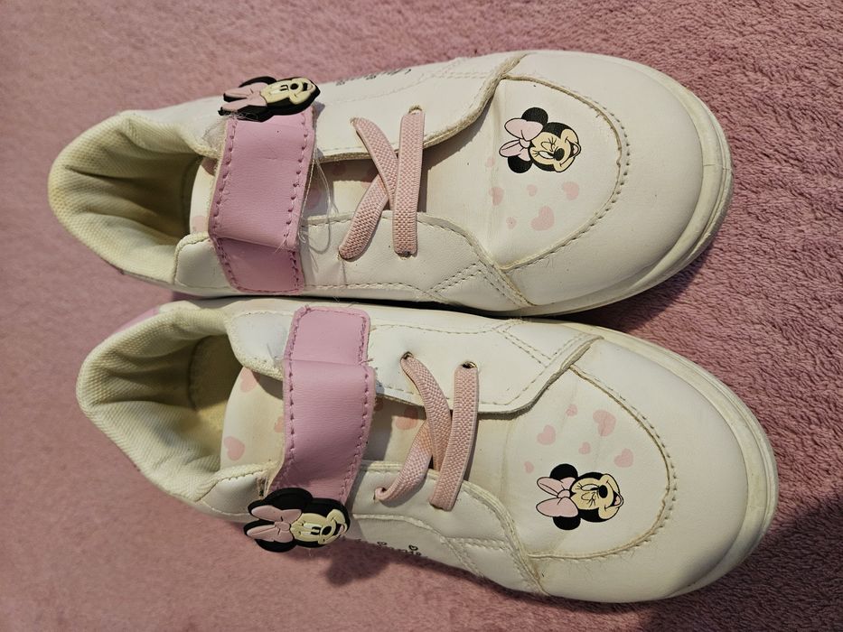 Запазени обувки за момиче