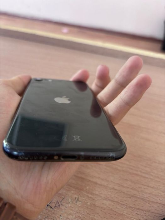 iPhone SE 2022 состояние 8/10