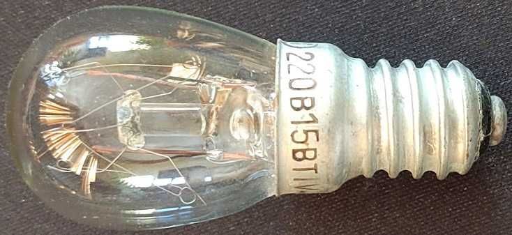 Kрушки, лампи Е14 15W, хладилник, шевна машина, печка 7 бр. за 6 €.