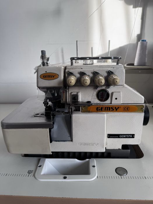 Швейный машина и оверлог. + шкаф