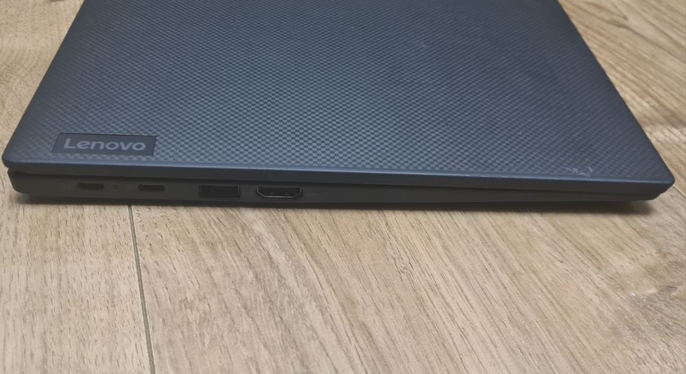 Lenovo Thinkpad X1 Carbon Gen11, i7 1355u, 32 GB RAM, ssd 1 TB