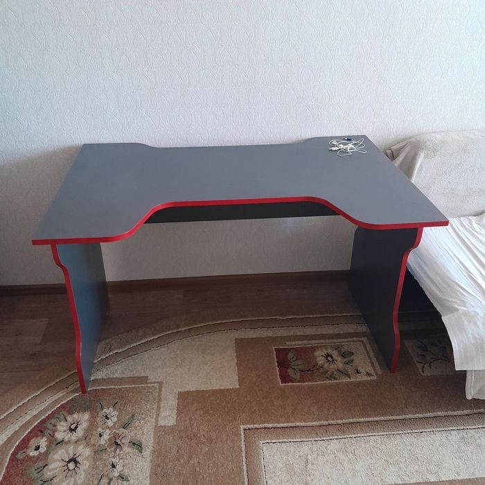 Компьютерный стол  -30.000тг