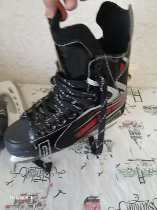 Коньки хокейные для льда