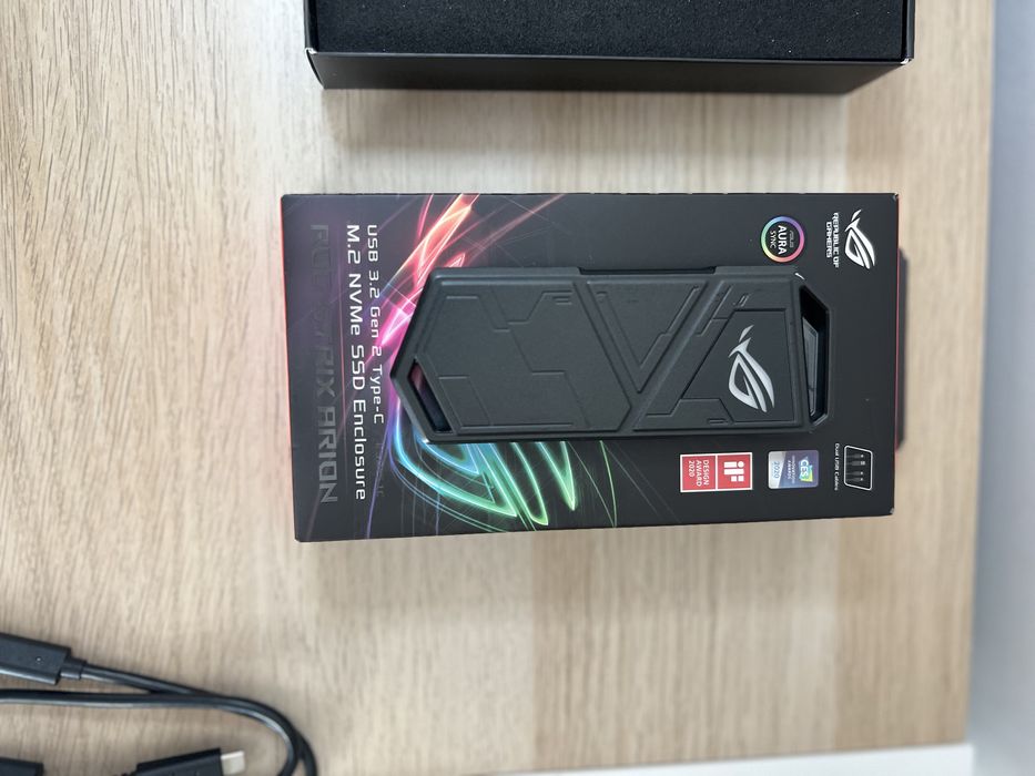 SSD Portabil 1TB Asus Gaming cu Sabrent Rocket