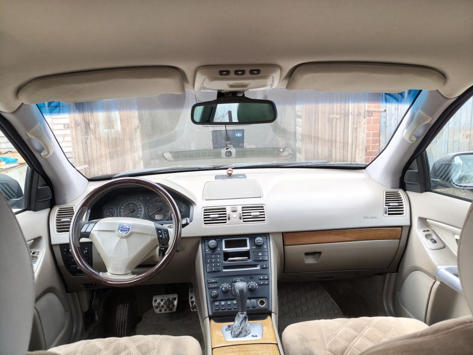 Продам Volvo xc90 в добрые руки,