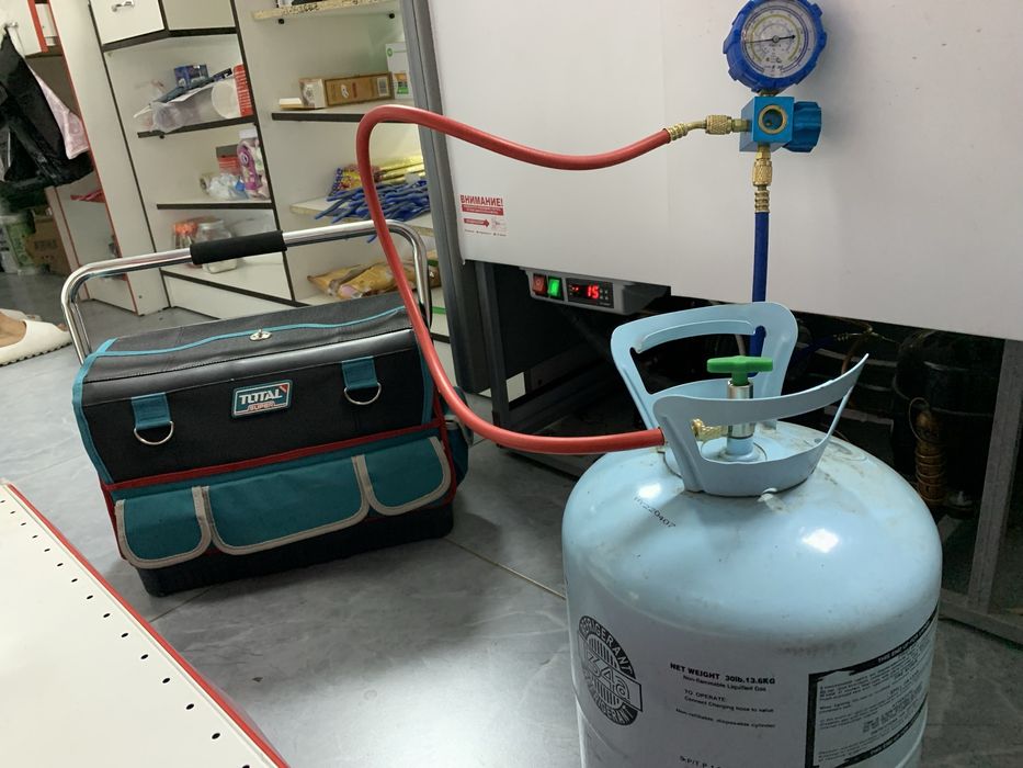 Ремонт холодильника / холодильник