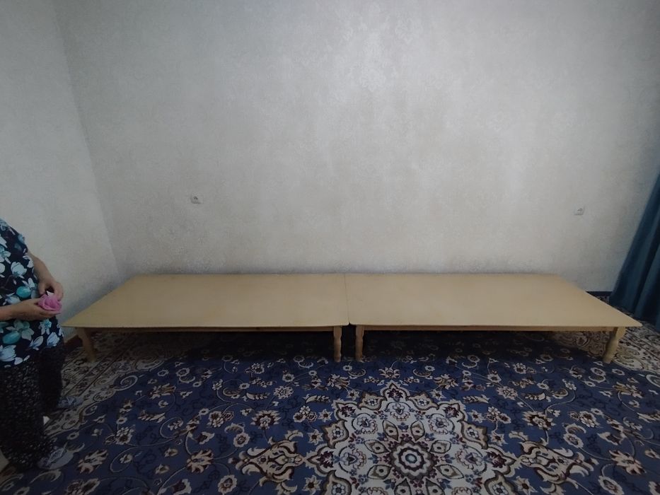 Стол для гостиной