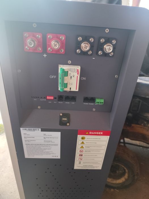 Кутия с BMS 200a -2a  16s