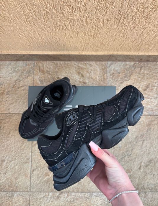 New Balance 9060 Triple Black