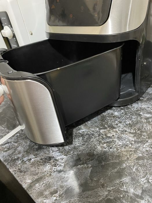 Air Fryer fripteuza cu aer cald