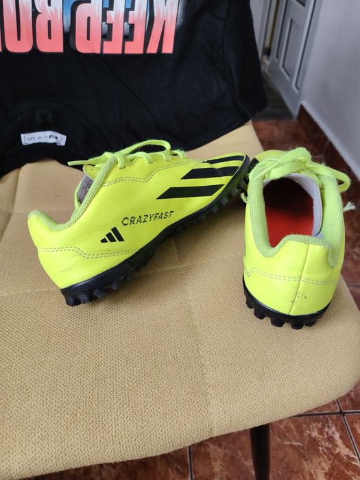 Adidași fotbal Adidas, nu Nike