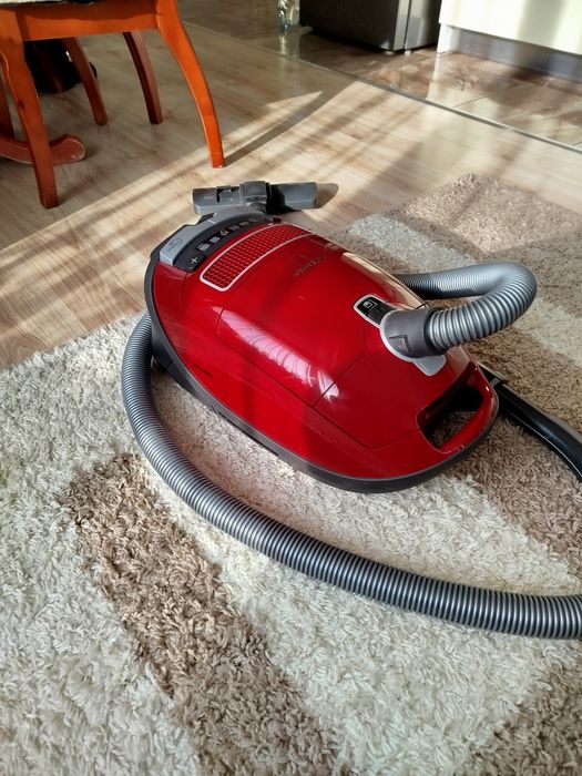 Прахосмукачка Miele c3