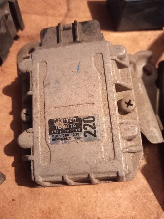 Эбу тайота Карина е