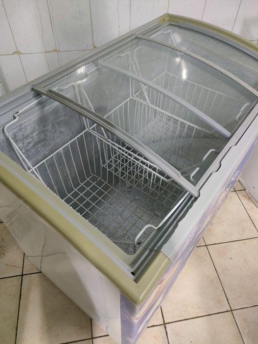 Продам холодильную ларь бу