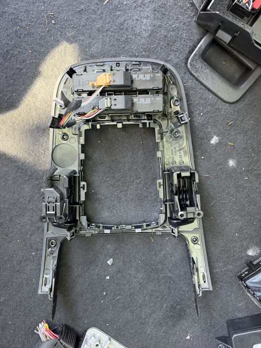 Декоративна рамка за централна конзола Audi Q5 / A4 / A5 | 8K0864261F