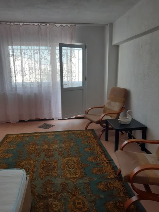 Închiriez apartament 2 camere decomandat