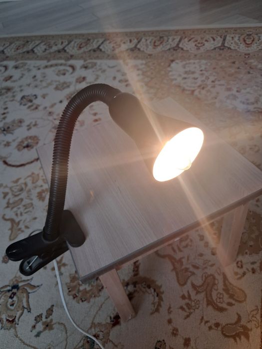 Светильник гибкий прищепка.
