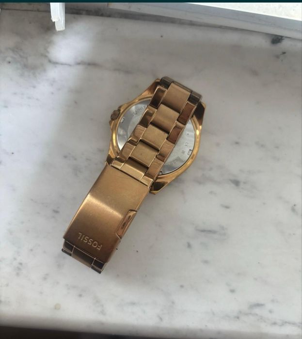 Часовник fossil розово злато