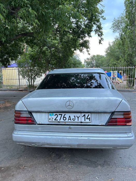 Mercedes Benz E230
