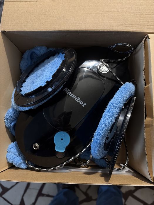 Robot spalat geamuri