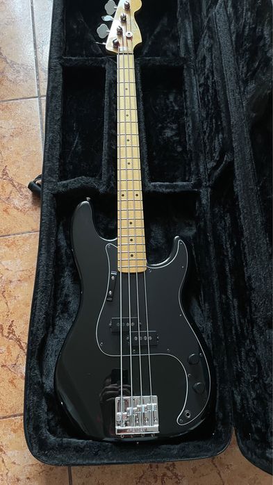 Fender pbass model roger waters