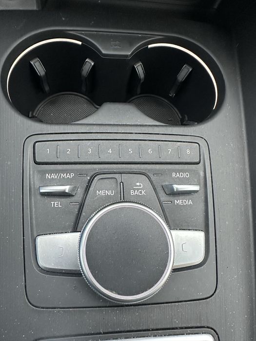Navigatie Audi a4 b9 a5 sau q5 8,2 inci