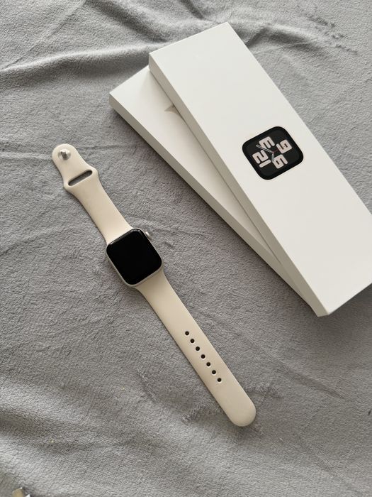 Продам Apple Watch SE, M/L 40 мм