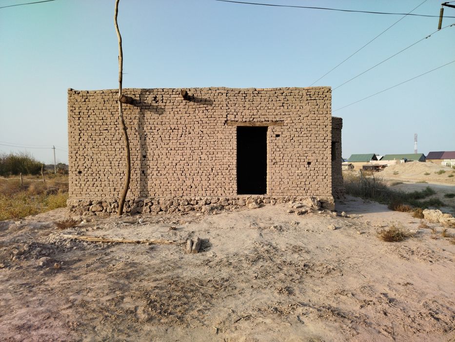 Toliq pitpegen karobka jaĝdaydaĝi uy satiladi