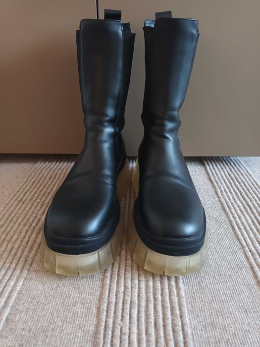 bocanci de iarna cu platforma bershka