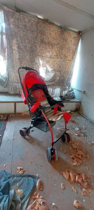 Детская складная коляска