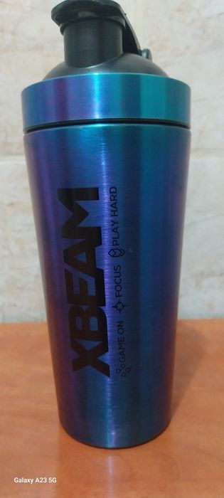 Shaker din otel XBEAM,si GymBeam