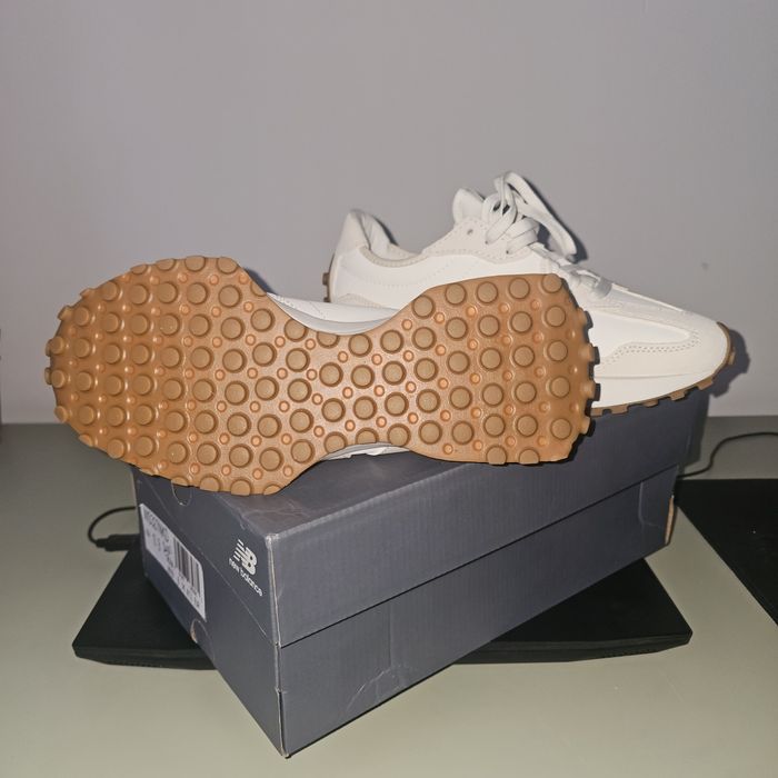 Adidasi New balance 327 41.5 noi