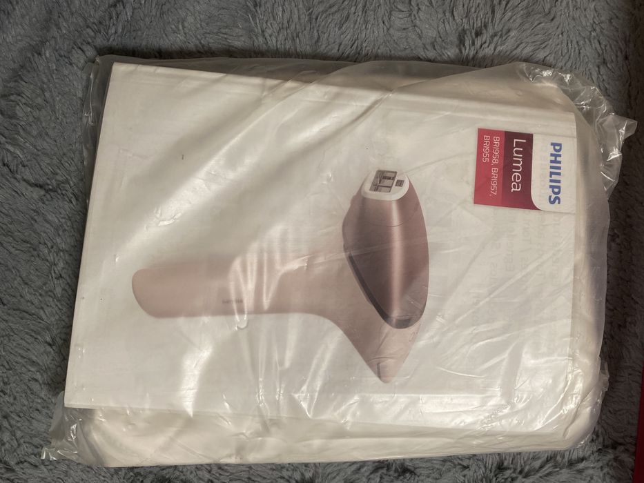 Фотоепилатор Philips BRI958/00