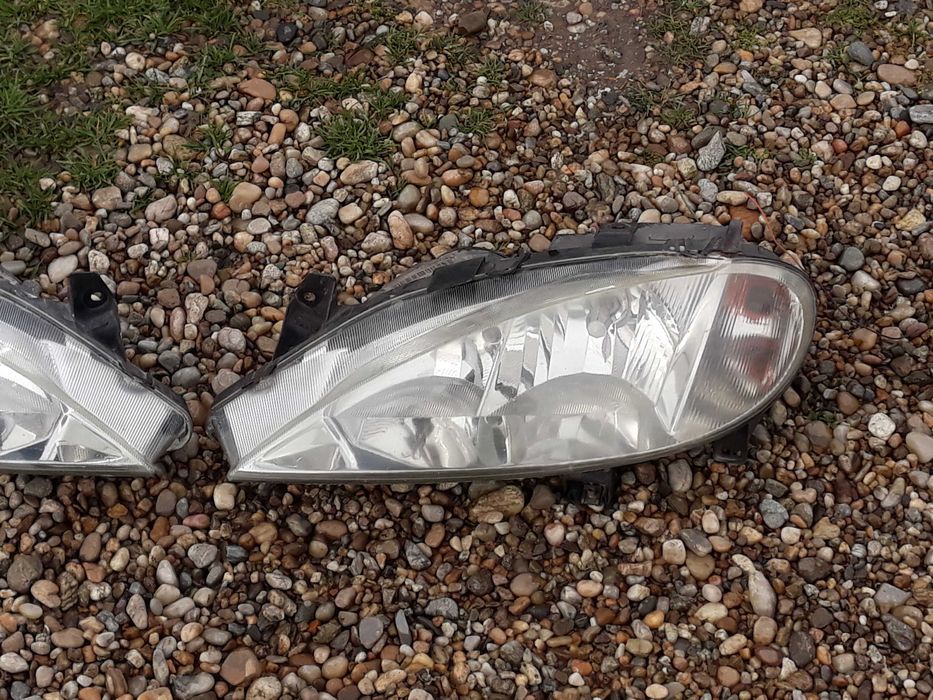ляв и десен фар за рено меган 1 99 - 02 RENAULT MEGANE I