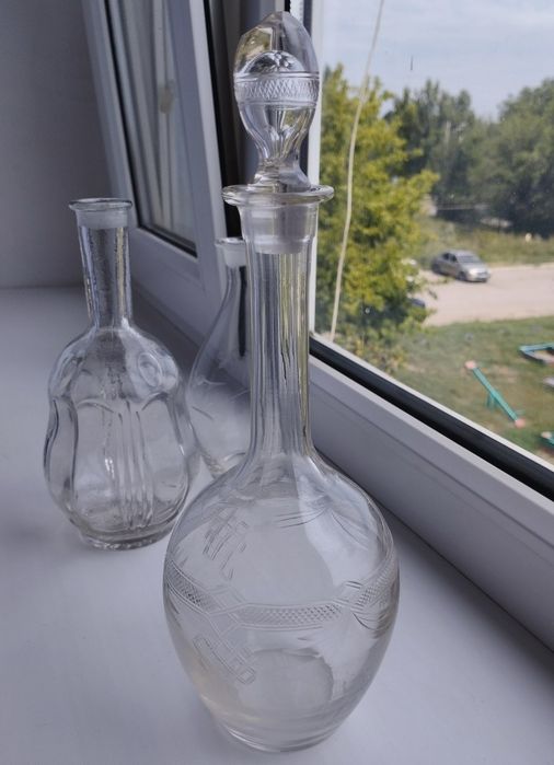 Стеклянные графины советские