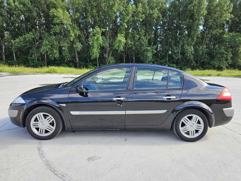 Renault Megane 2 Sedan 1.6 Benzină 2005 – foarte întreținută