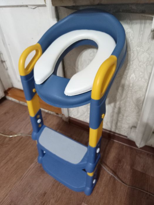 Продам детскую лестницу - стульчак на унитаз