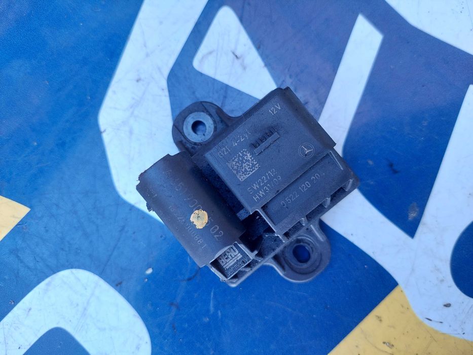 реле за подгрев Mercedes-Benz C-Class W204  C200 CDI - 0 522 120 202