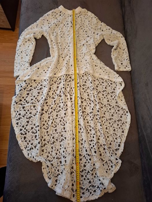 Bluza din dantela cu trena