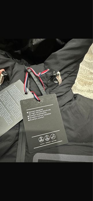 Geaca Moncler Grenoble fabricata in Romania 2025