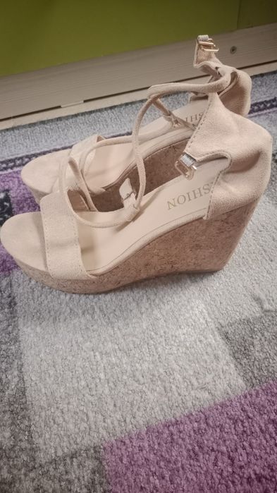 Женская обувь летняя