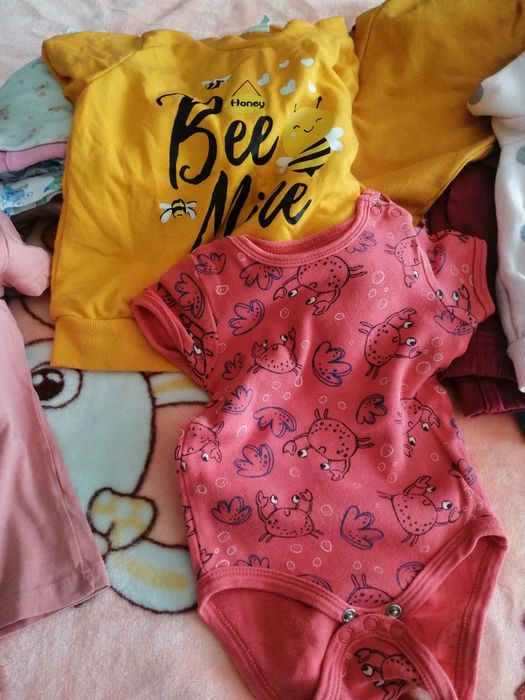 Hăinuțe frumoase și jucării pentru fetița  0-3 ani.