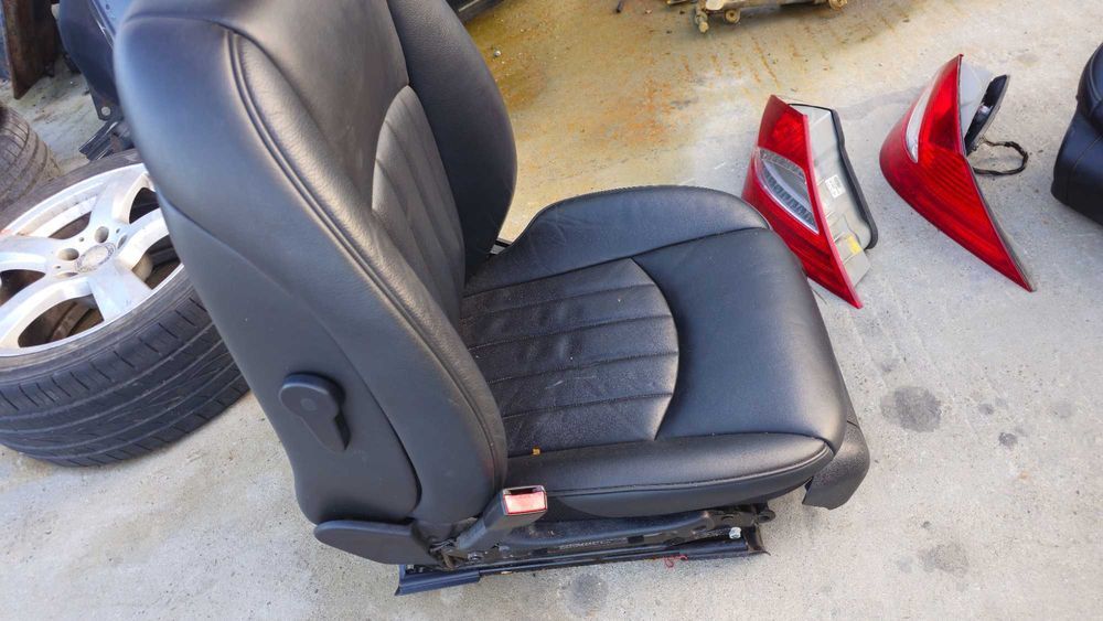 interior scaune piele neagra Mercedes CLS W219 Facelift scaun sofer