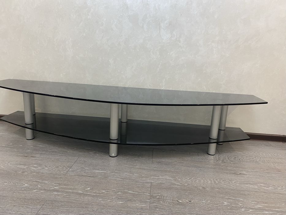 Продаётся стеклянная подставка под телевизор.  В