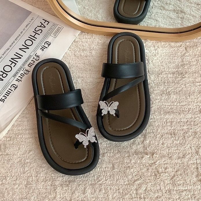 Продам летнюю обувь (сандали)