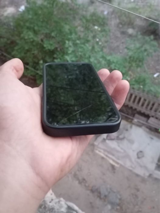 Продам Iphone 12 мини