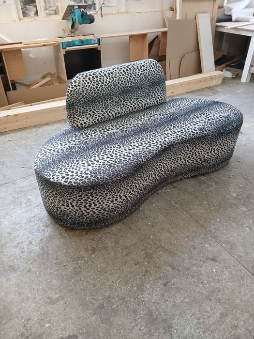 Диван тигровый с закруглённый