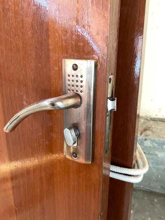 Продам двери 5 штук 15000тг