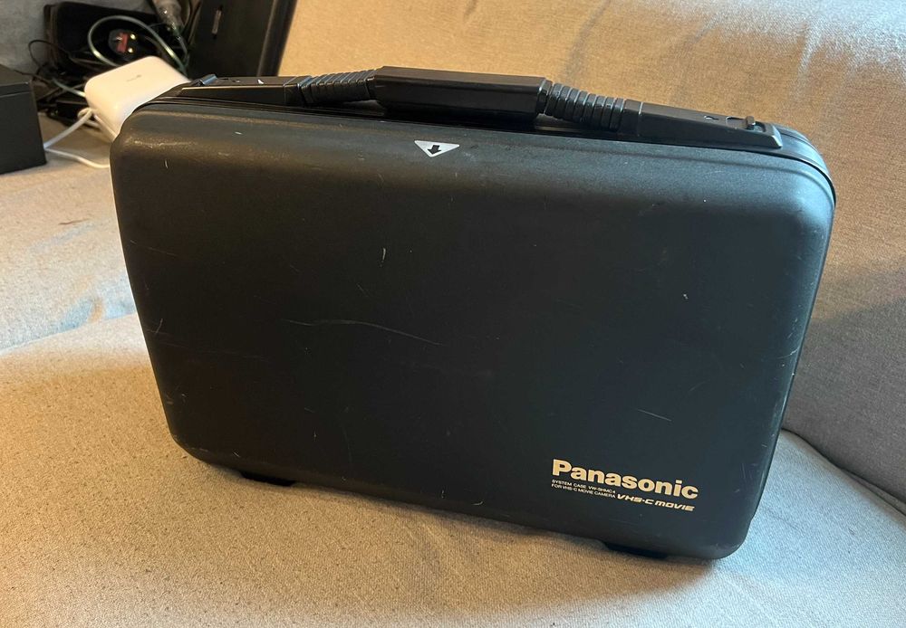 Camera video Panasonic NV-MS50B S-VHS + valiza - functionala